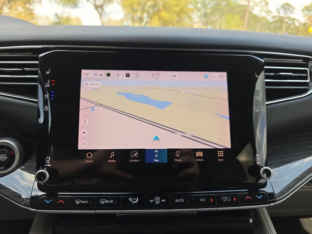 Used 2022 Jeep Wagoneer Series III w/ Flexible Seating Group image 25