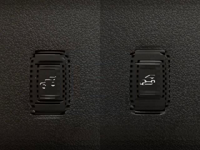 Used 2021 GMC Yukon Denali w/ Denali Premium Package image 38