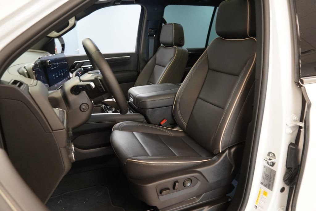 New 2025 Chevrolet Tahoe Premier w/ Sun And Tow Package AWD/4WD image 3
