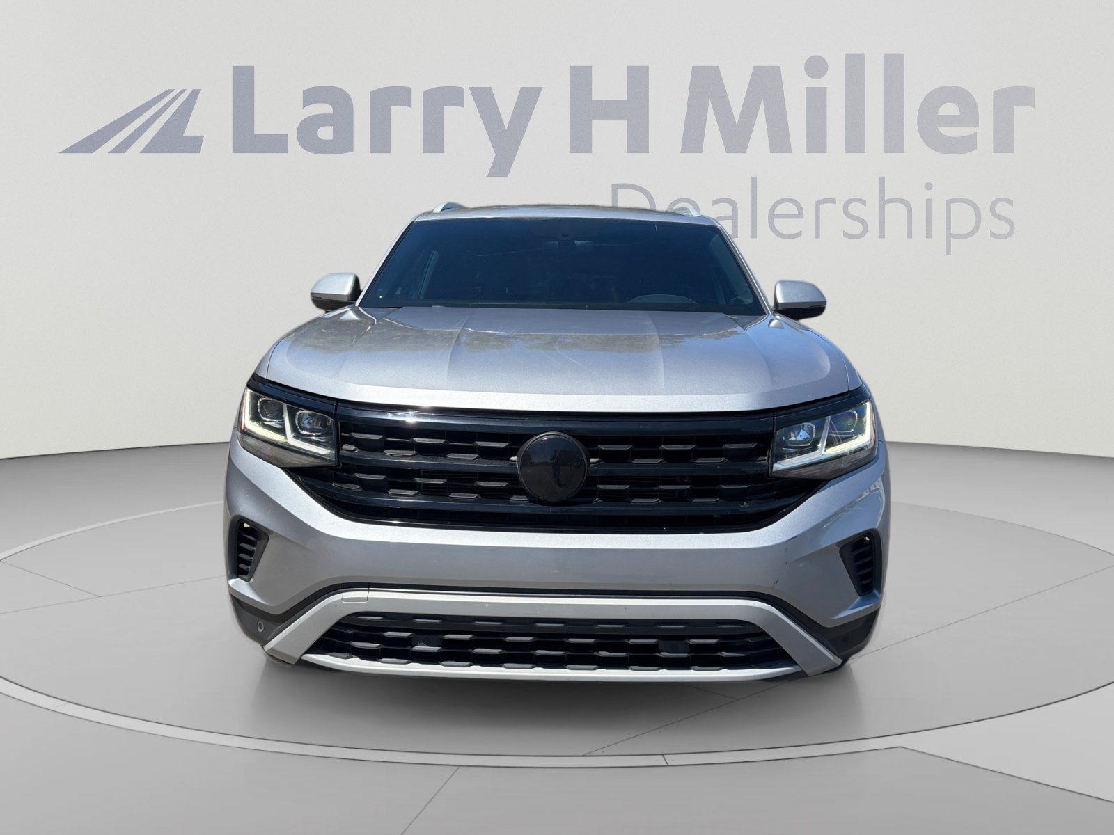 Used 2020 Volkswagen Atlas Cross Sport SE AWD/4WD image 8