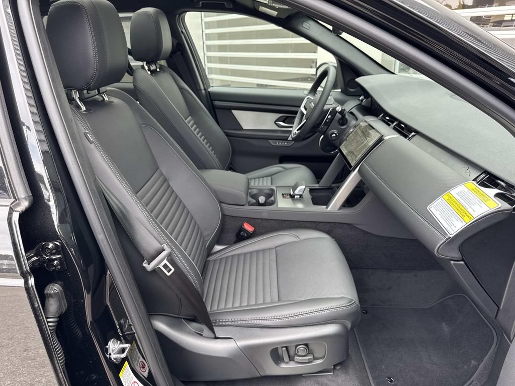 New 2026 Land Rover Discovery Sport Landmark AWD/4WD image 9