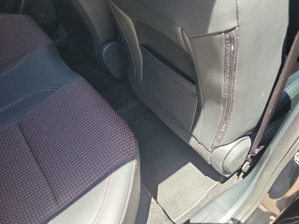 Used 2025 Nissan Kicks SR FWD image 38