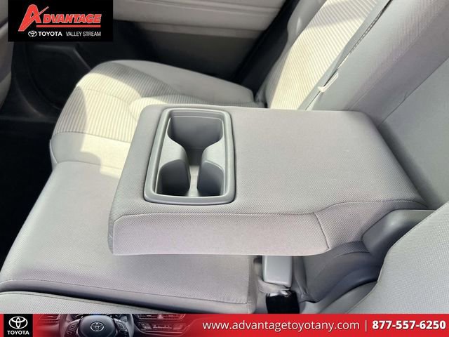 Used 2023 Toyota Highlander LE AWD/4WD image 14
