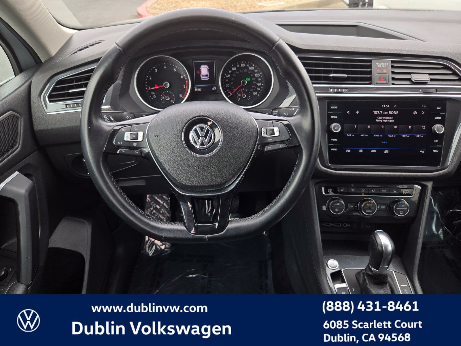 Used 2019 Volkswagen Tiguan SE FWD image 14