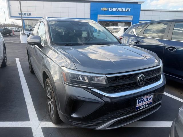 Used 2022 Volkswagen Taos SE AWD/4WD image 1