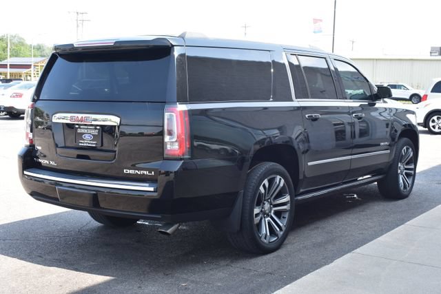 Used 2020 GMC Yukon XL Denali w/ Denali Ultimate Package AWD/4WD image 13