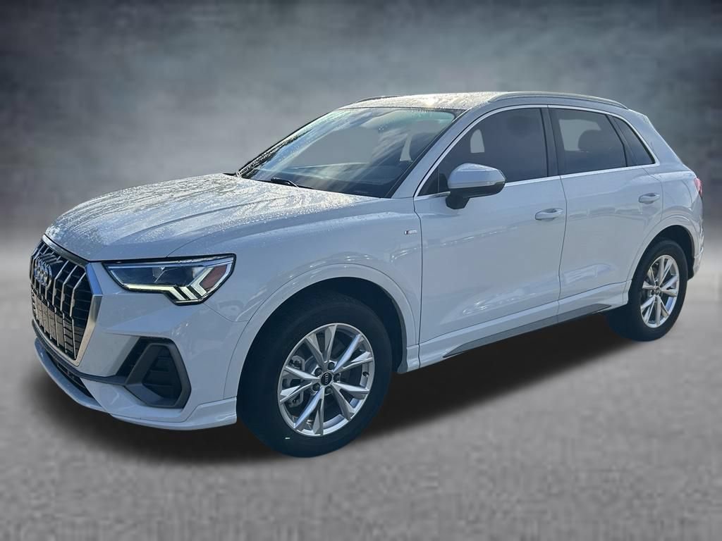 Used 2024 Audi Q3 2.0T Premium w/ Convenience Package AWD/4WD image 2