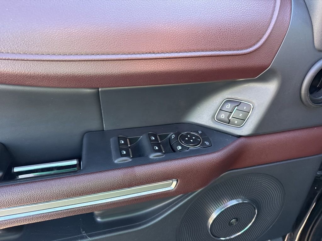 Used 2024 Ford Expedition Limited image 18