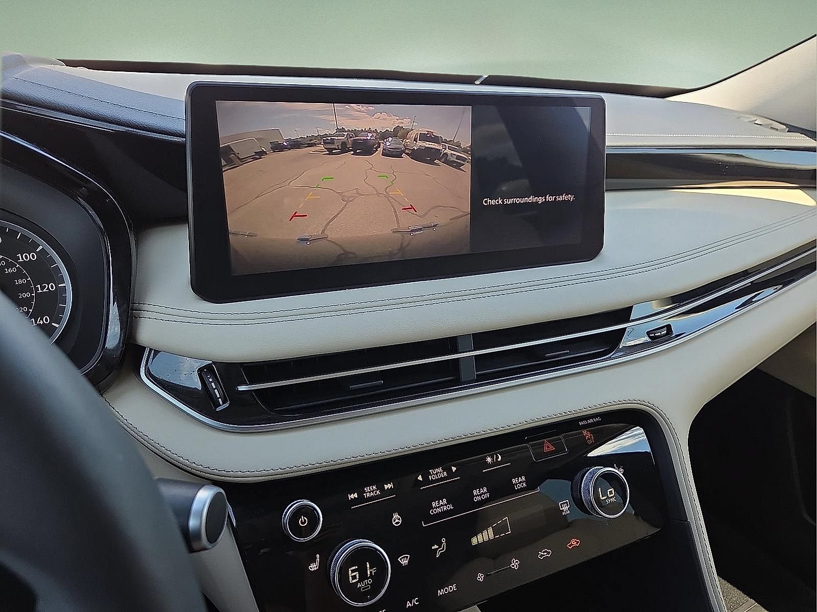 Used 2025 INFINITI QX60 Pure FWD image 17