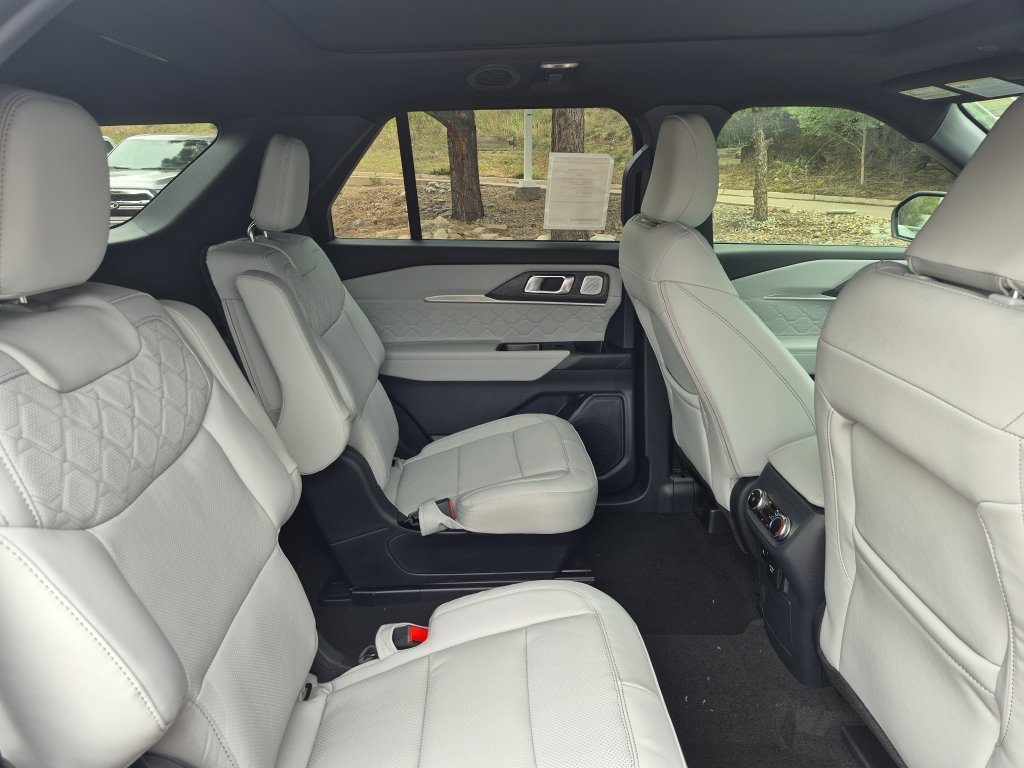 New 2027 Ford Explorer Platinum w/ 3.0L Ultimate Package AWD/4WD image 25