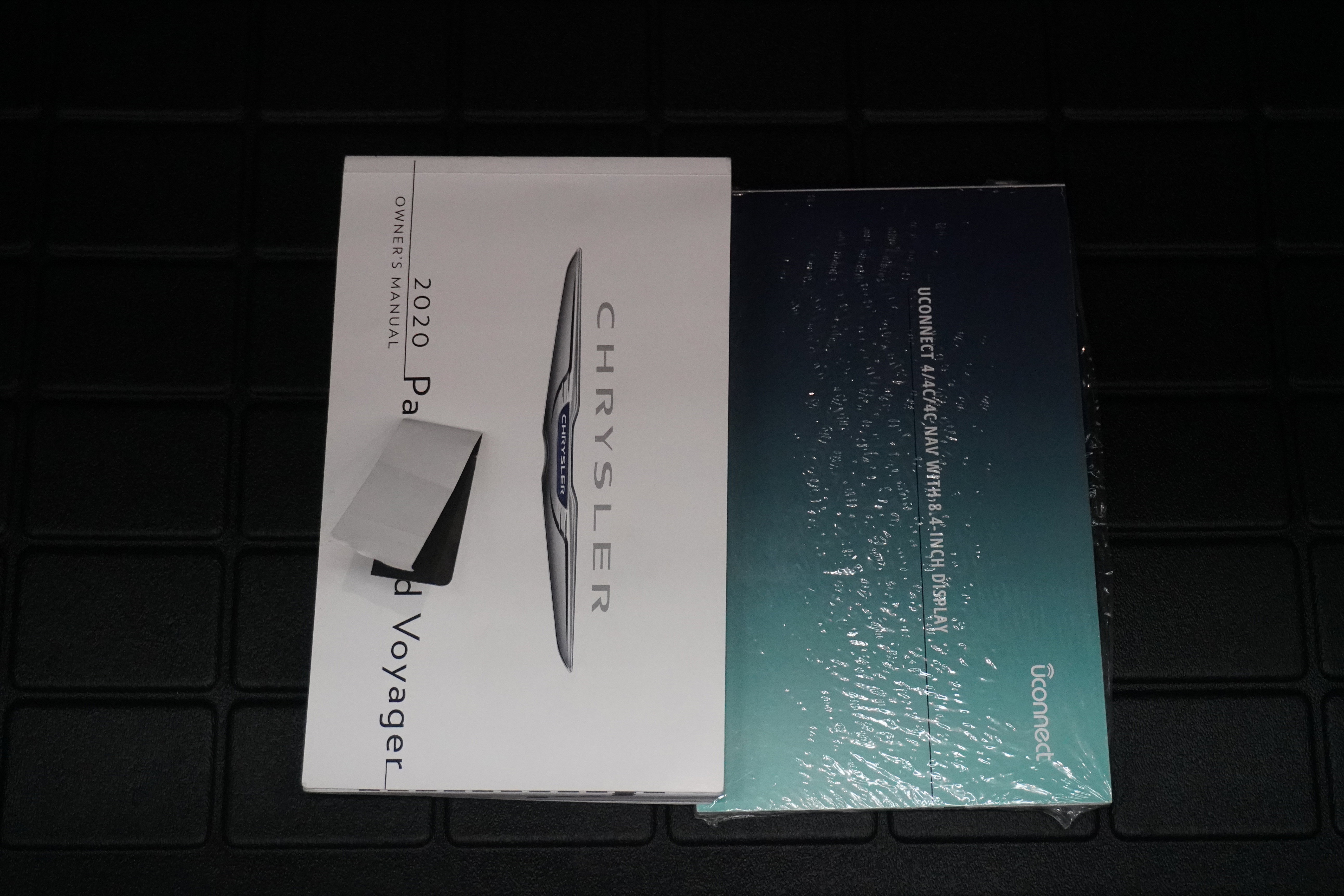 Used 2020 Chrysler Pacifica Touring-L Plus image 27