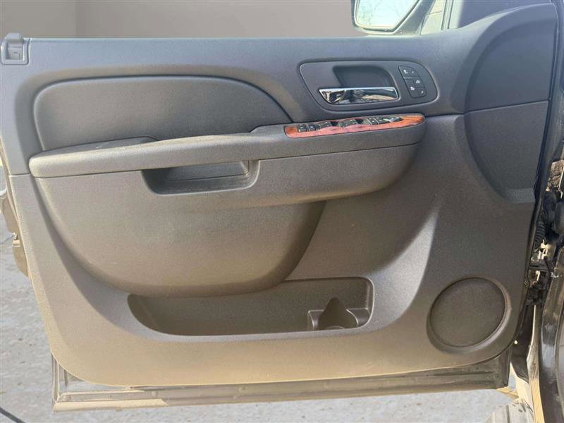 Used 2012 Chevrolet Suburban LT w/ Luxury Package image 24