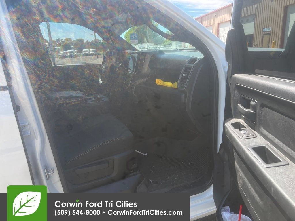 Used 2024 RAM 2500 Tradesman w/ Chrome Appearance Group AWD/4WD image 6