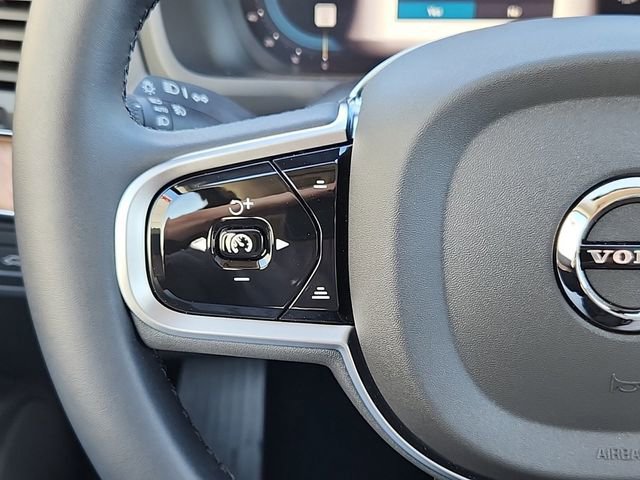 Certified 2025 Volvo XC90 B6 Core w/ Protection Package Premier image 17