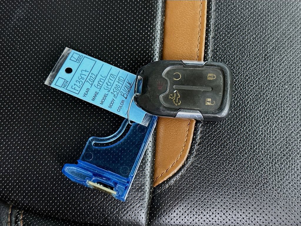 Used 2022 GMC Sierra 2500 AT4 image 36