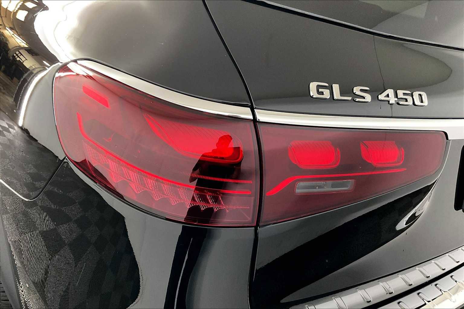 Used 2025 Mercedes-Benz GLS 450 4MATIC image 6