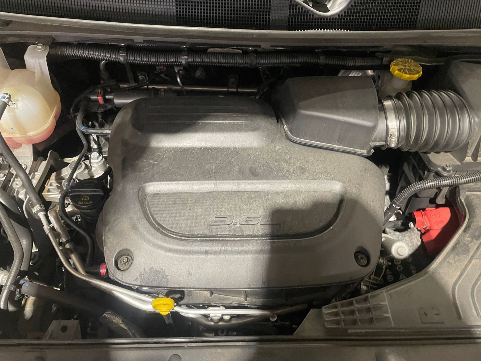 Used 2025 Chrysler Pacifica Limited image 38