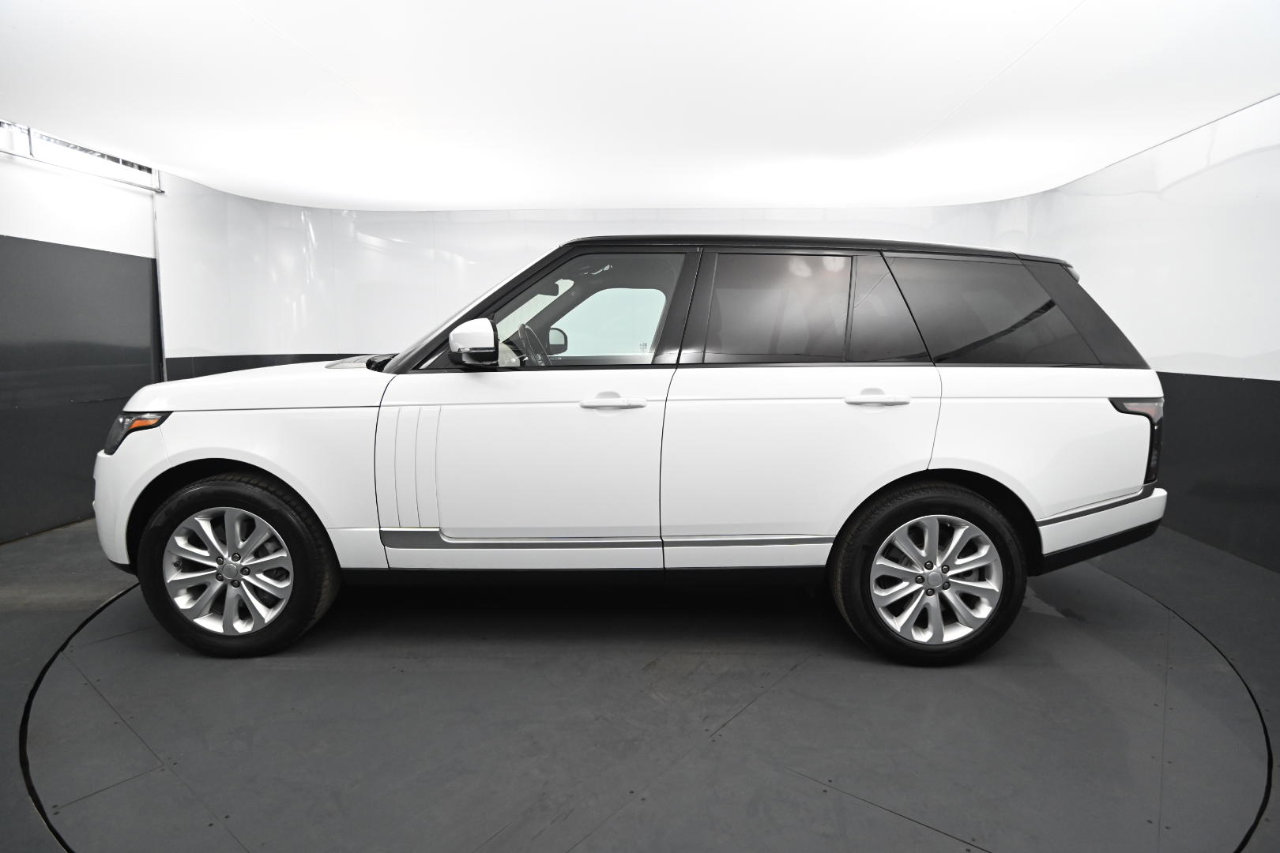 Used 2016 Land Rover Range Rover HSE image 2