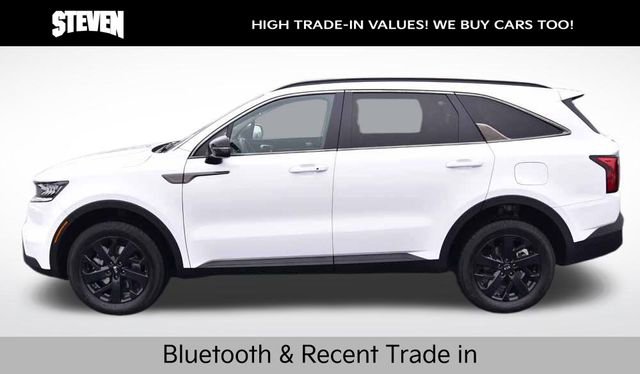 Used 2021 Kia Sorento S image 2