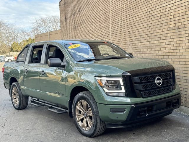 Used 2024 Nissan Titan SV w/ SV Bronze Edition Package image 2