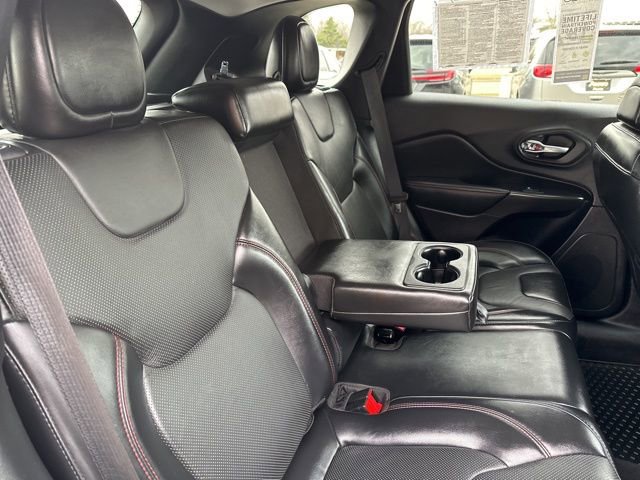 Used 2020 Jeep Cherokee Trailhawk image 17