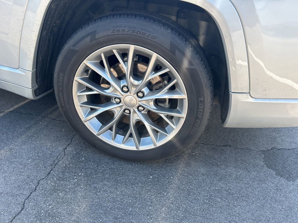 Used 2022 Jeep Grand Cherokee L Summit w/ Luxury Tech Group V AWD/4WD image 7