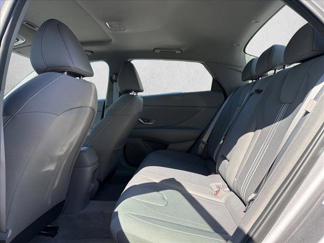 Used 2025 Hyundai Elantra SEL FWD image 22