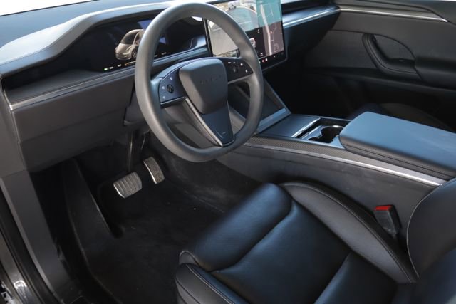 Used 2023 Tesla Model X Plaid image 7
