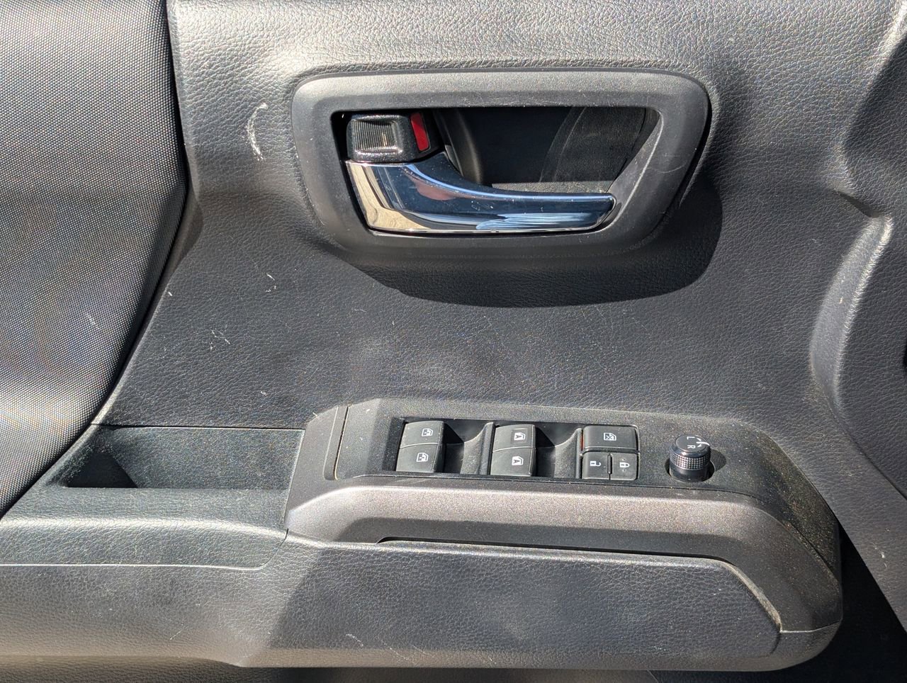 Used 2021 Toyota Tacoma TRD Off-Road image 27