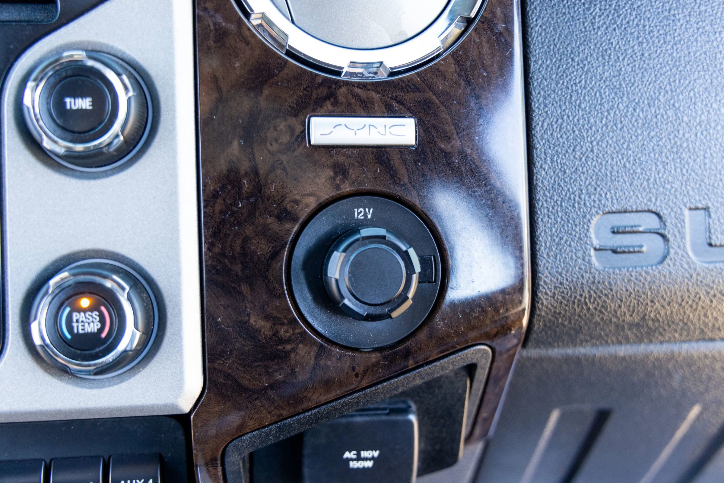 Used 2016 Ford F350 Platinum w/ FX4 Off-Road Package AWD/4WD image 27