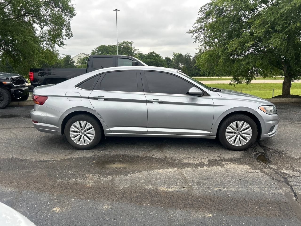 Used 2019 Volkswagen Jetta S w/ Driver Assistance Package FWD image 2