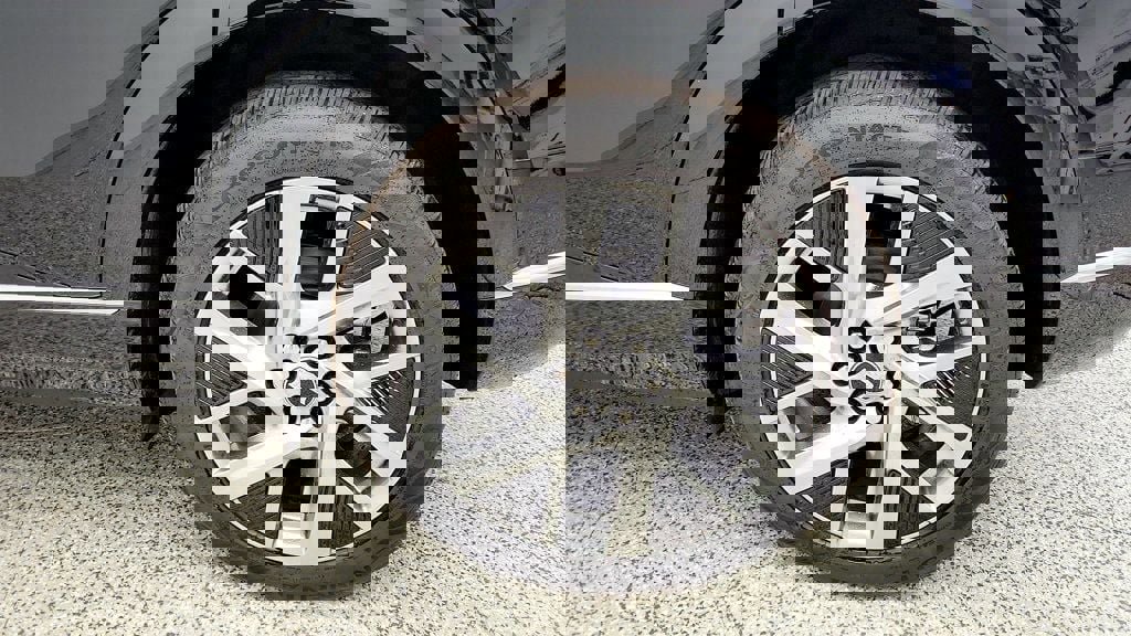 Used 2026 Cadillac Optiq Luxury 1 AWD/4WD image 9