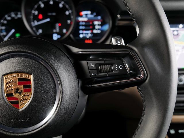 Certified 2025 Porsche Macan image 23