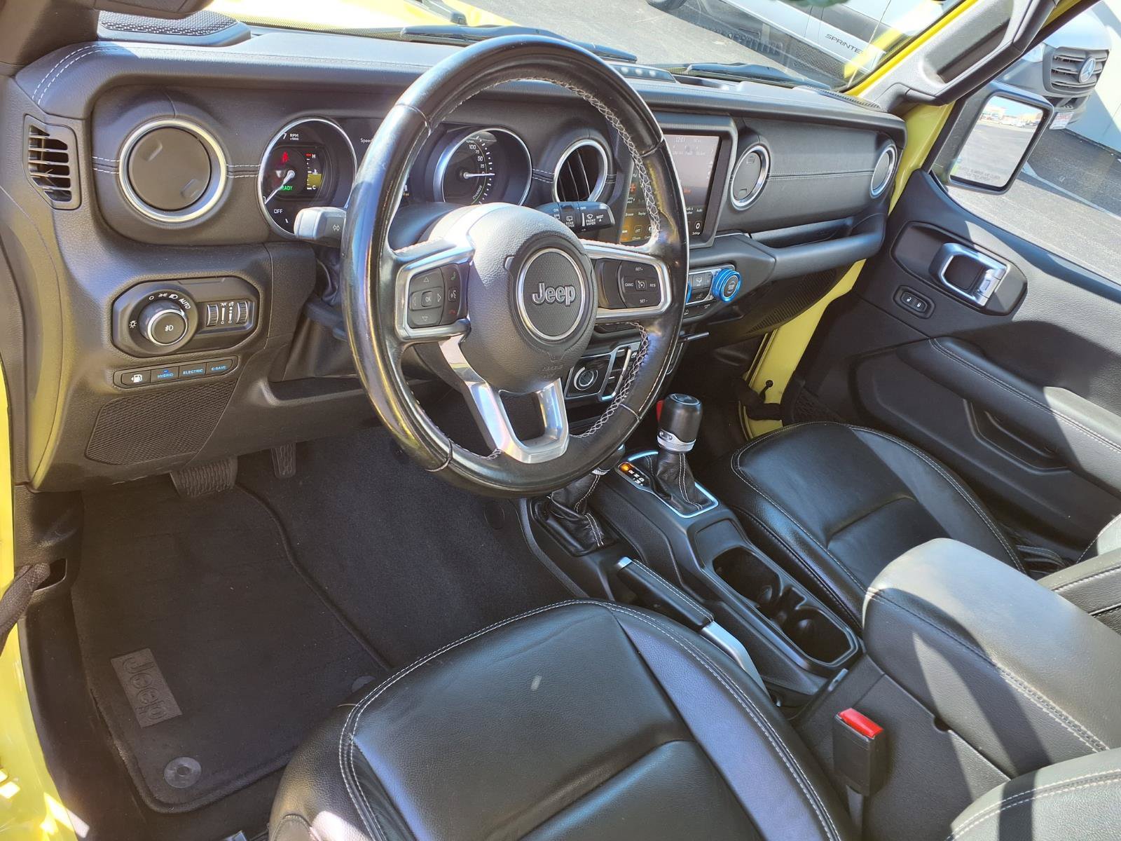 Used 2022 Jeep Wrangler Unlimited Sahara AWD/4WD image 20