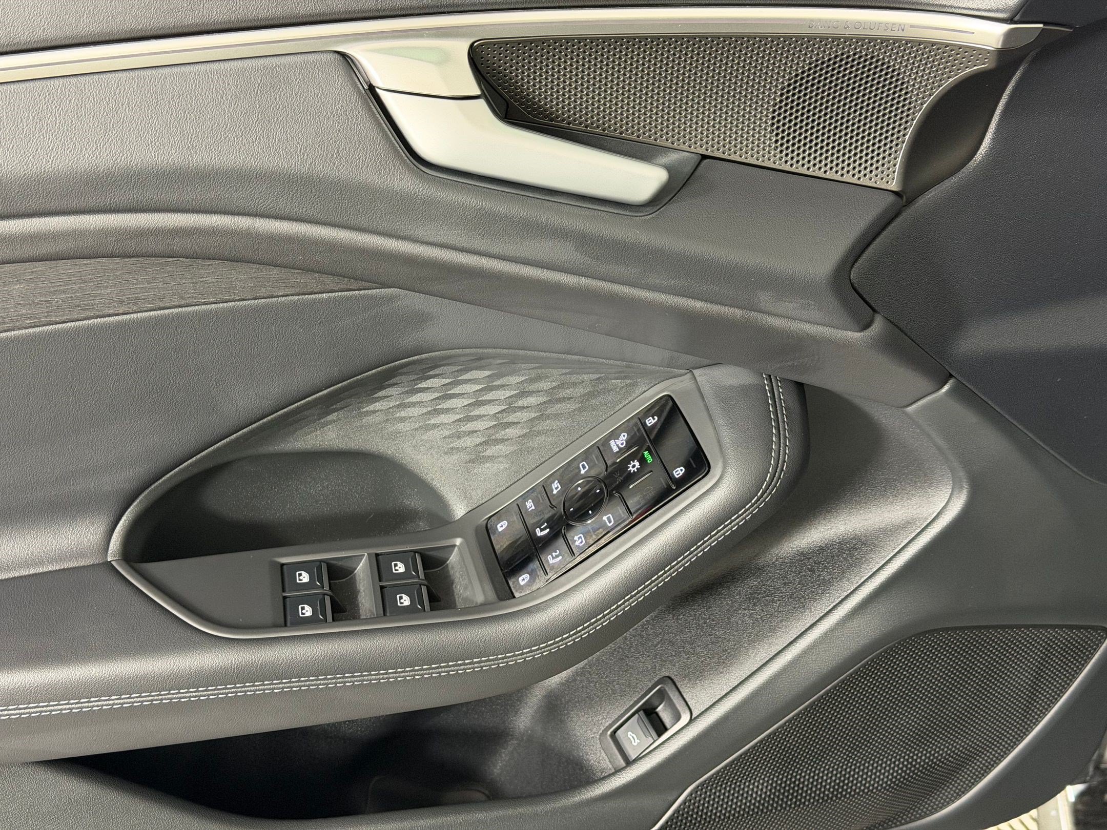 New 2026 Audi A6 Premium Plus AWD/4WD image 14