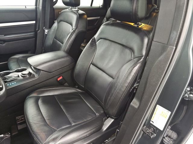 Used 2016 Ford Explorer XLT w/ Equipment Group 202A image 14
