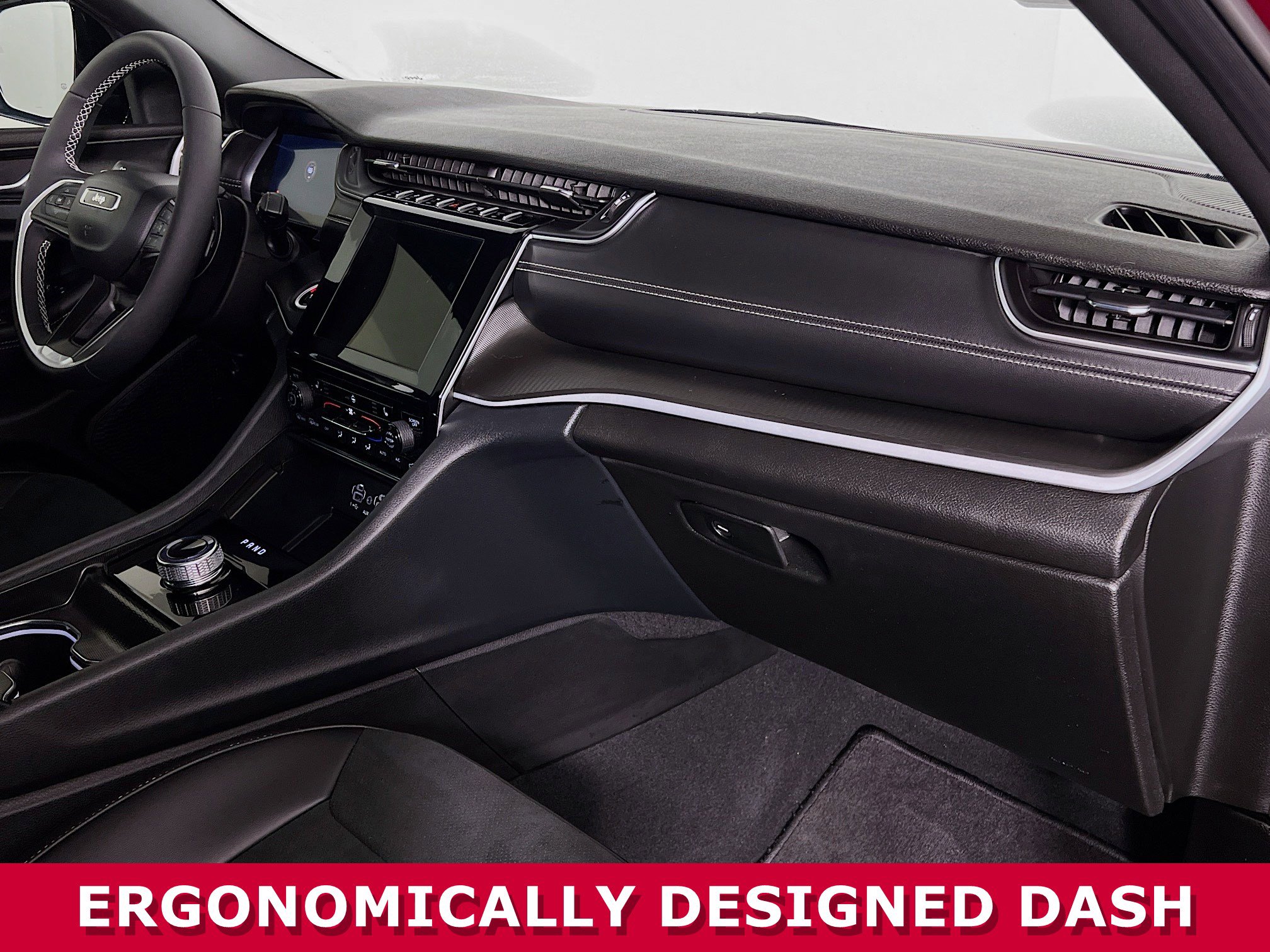 Used 2025 Jeep Grand Cherokee Altitude image 21