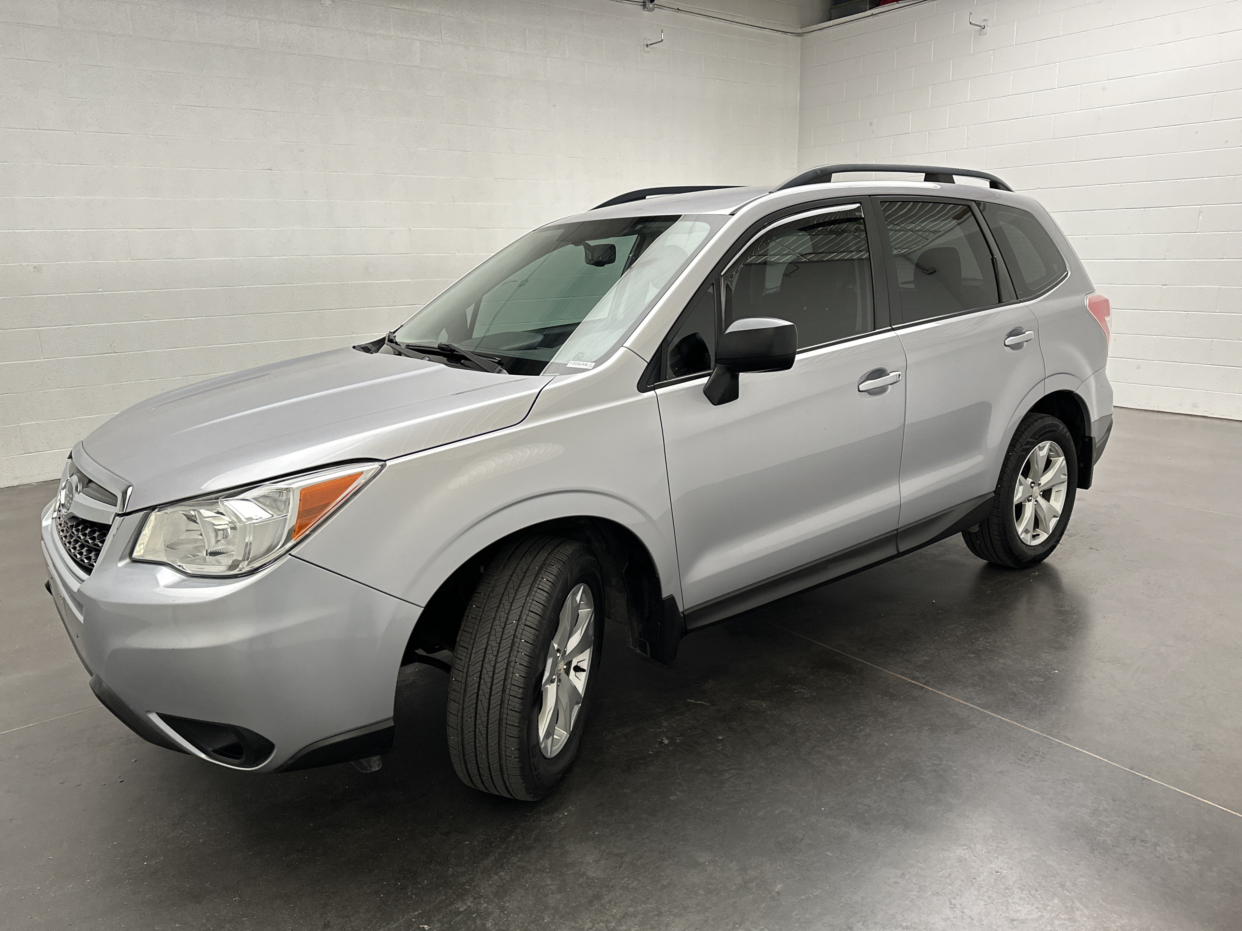 Used 2016 Subaru Forester 2.5i w/ Alloy Wheel Package AWD/4WD image 4