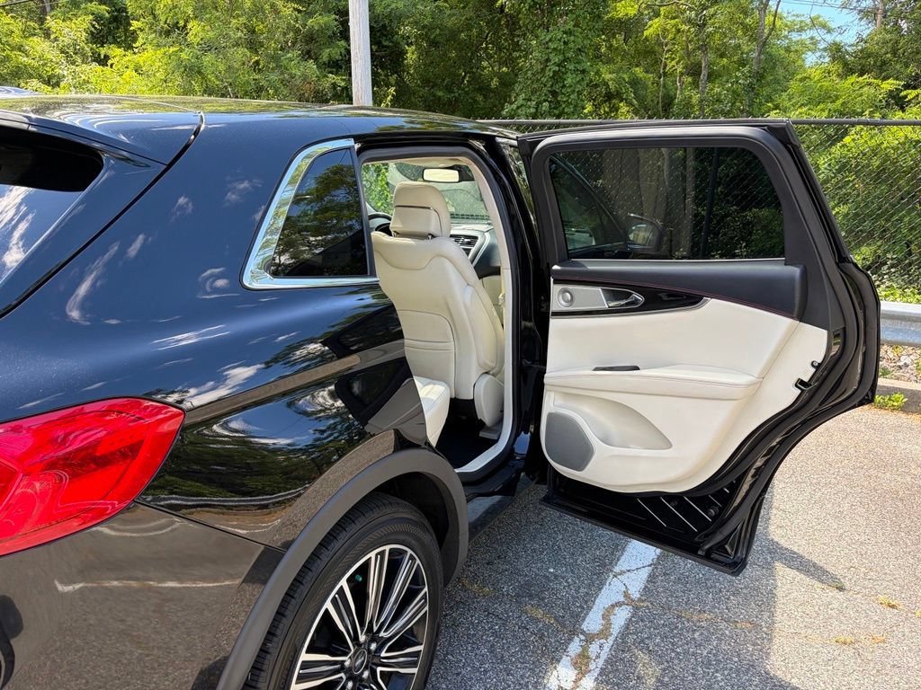 Used 2018 Lincoln MKX Black Label w/ Driver Assistance Package AWD/4WD image 16