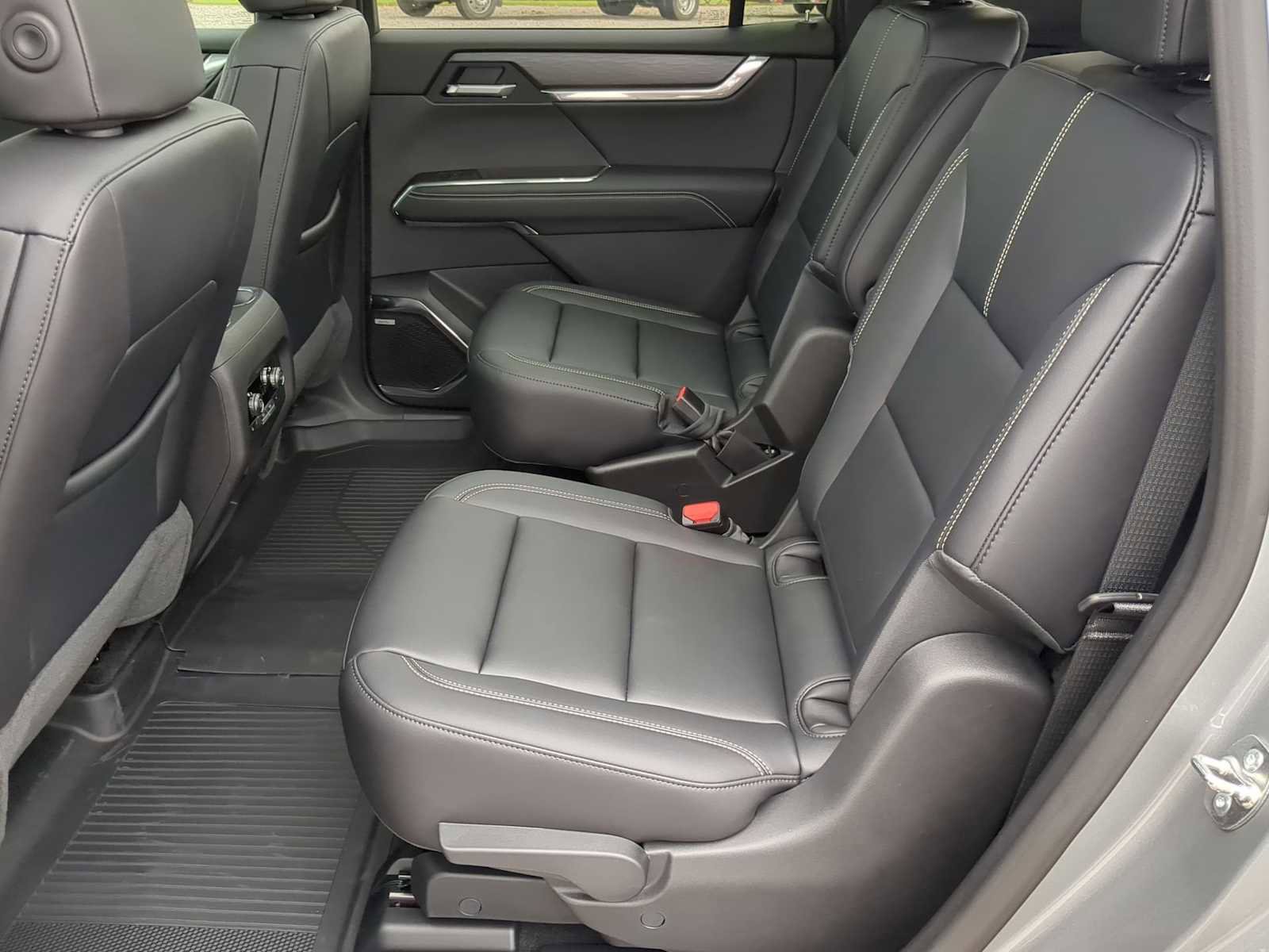 New 2025 GMC Acadia Elevation w/ Elevation Premium Package image 24