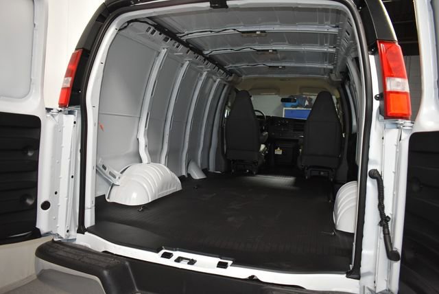 New 2026 Chevrolet Express 2500 w/ Driver Convenience Package RWD image 29
