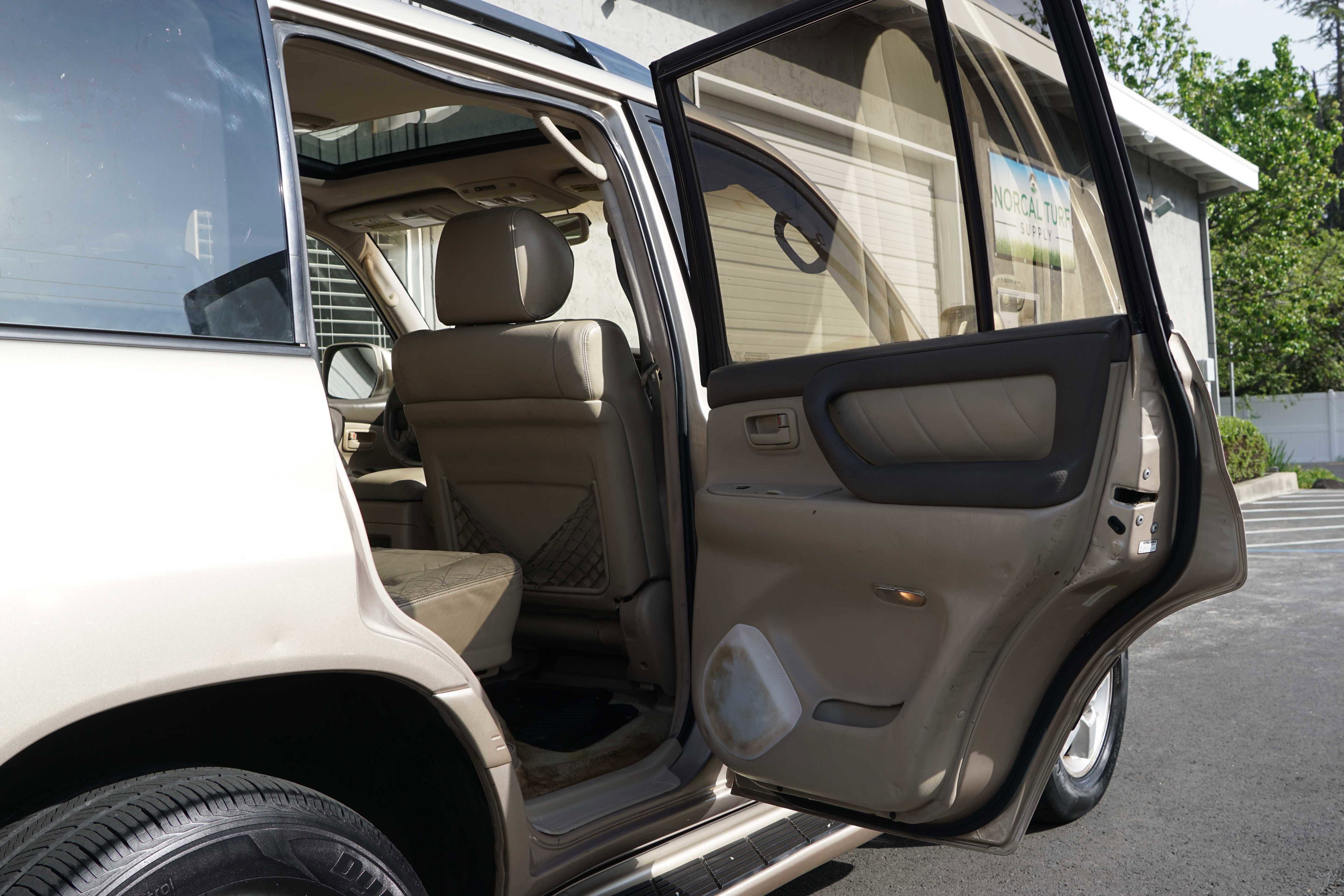 Used 2003 Toyota Land Cruiser image 28
