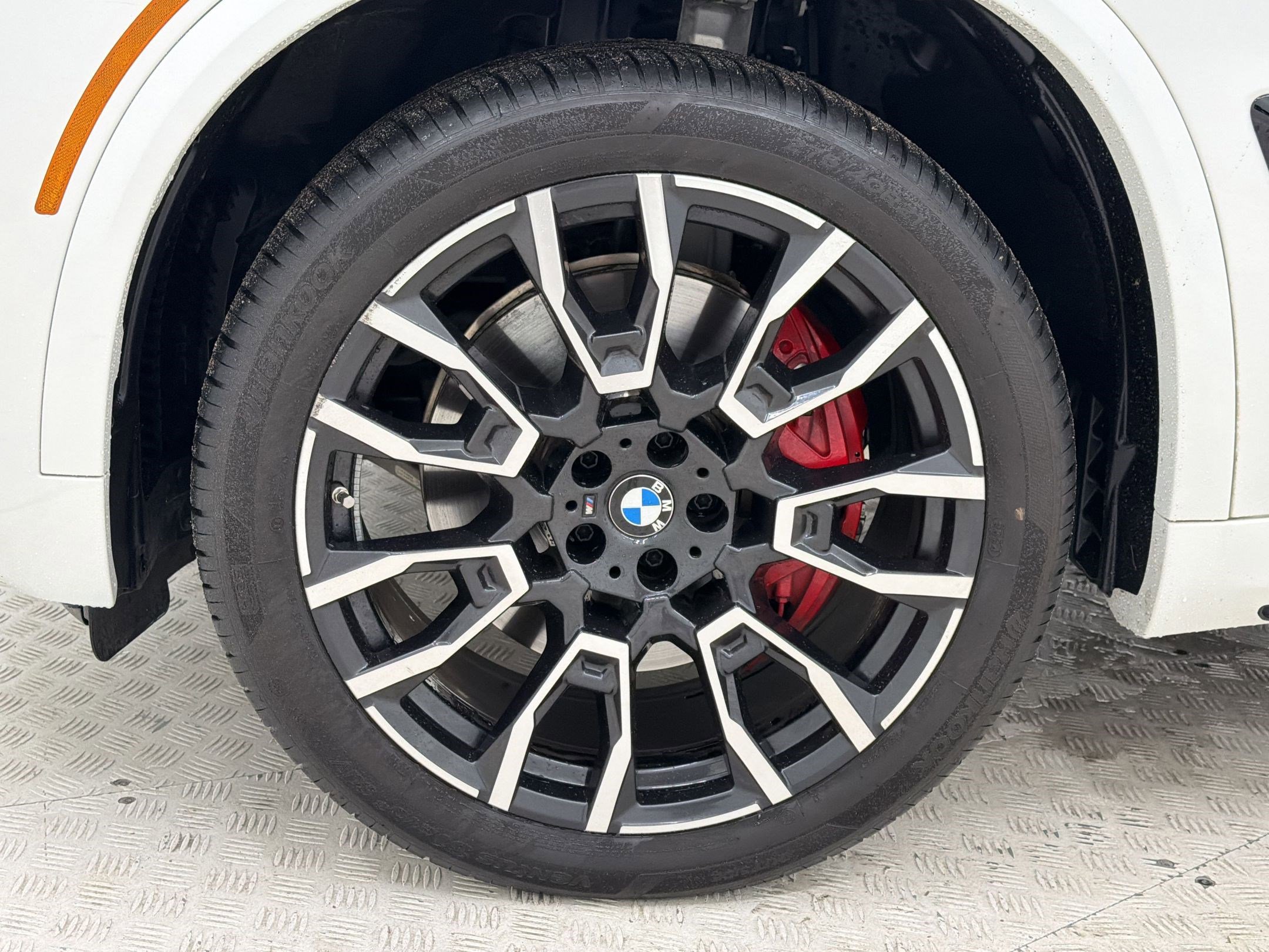 Certified 2025 BMW X5 xDrive40i w/ Executive Package image 12