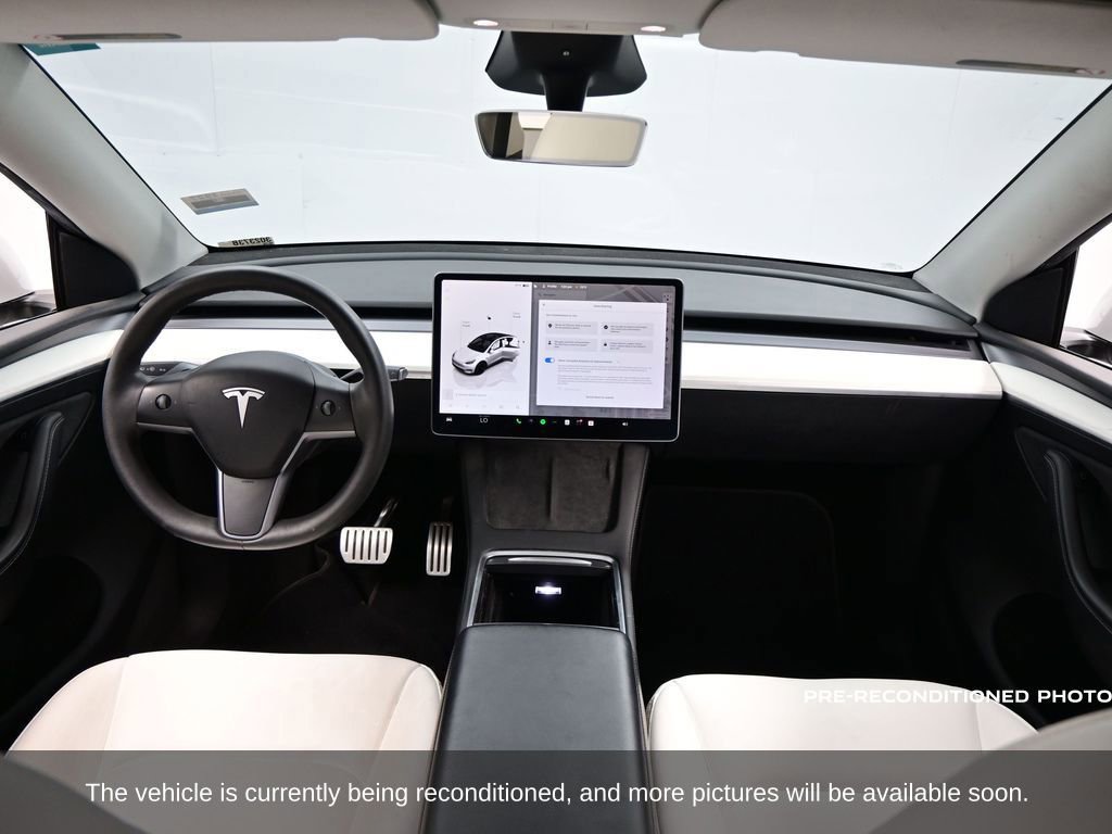 Used 2023 Tesla Model Y Performance image 9