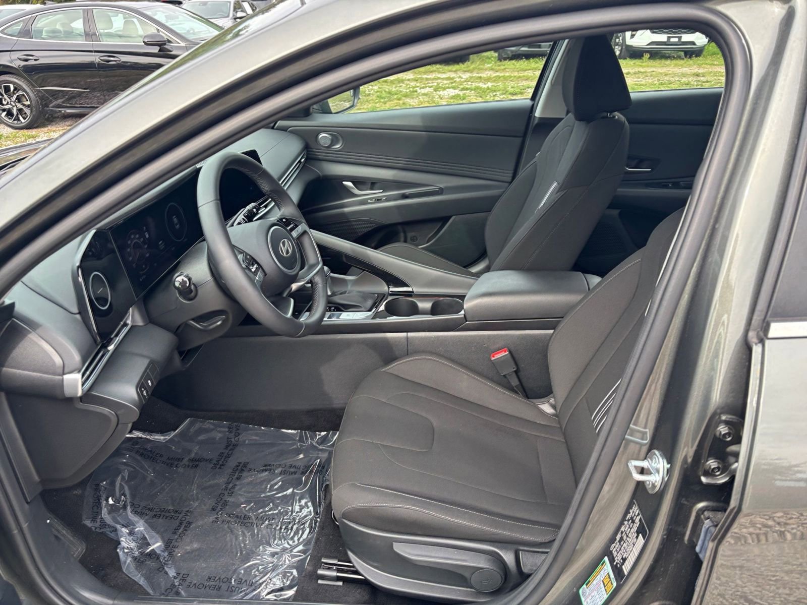 Used 2025 Hyundai Elantra SEL image 27