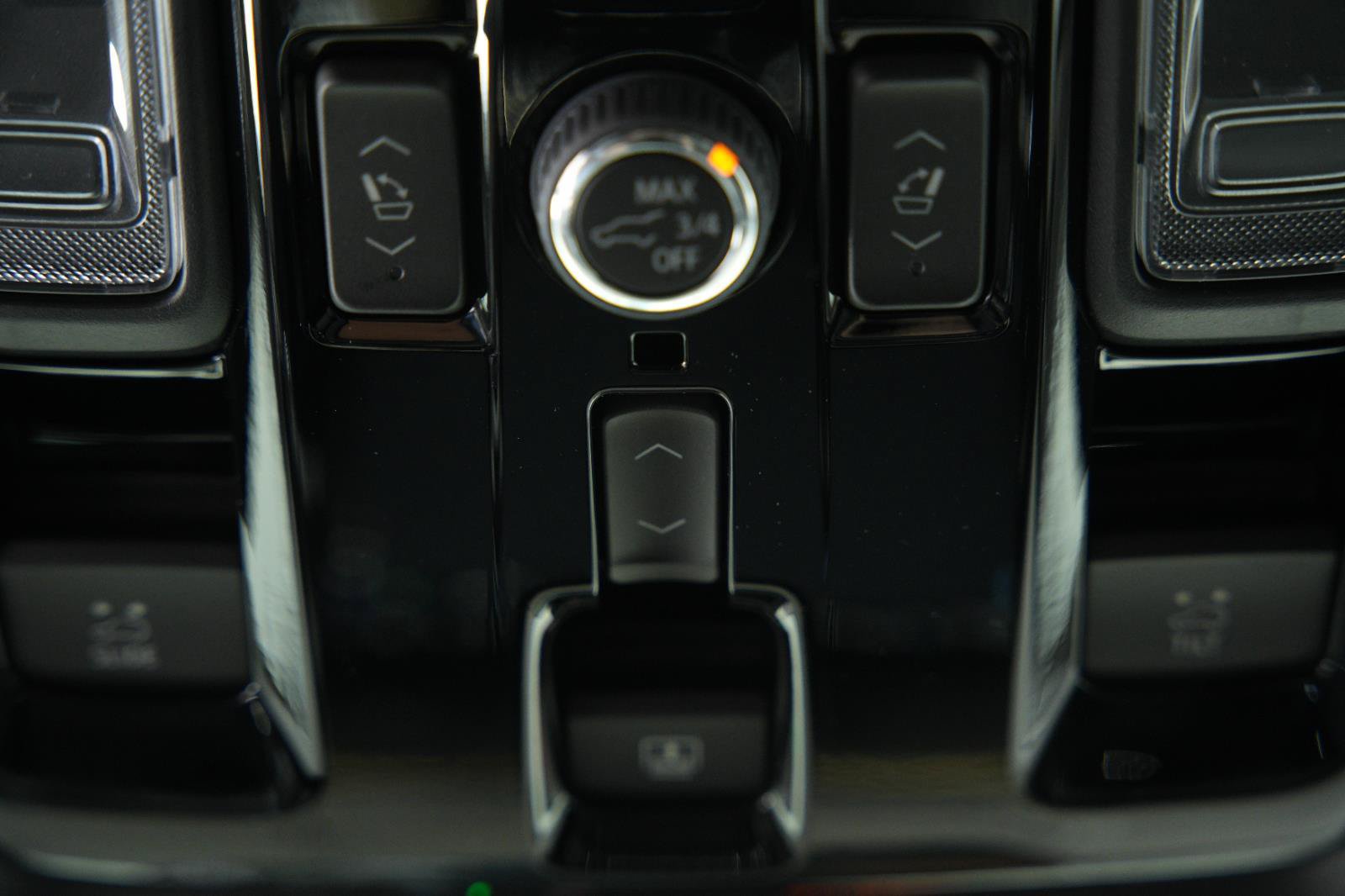 New 2026 GMC Yukon XL AT4 w/ AT4 Premium Plus Package AWD/4WD image 48