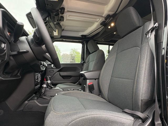 Used 2025 Jeep Wrangler Unlimited Sport AWD/4WD image 18