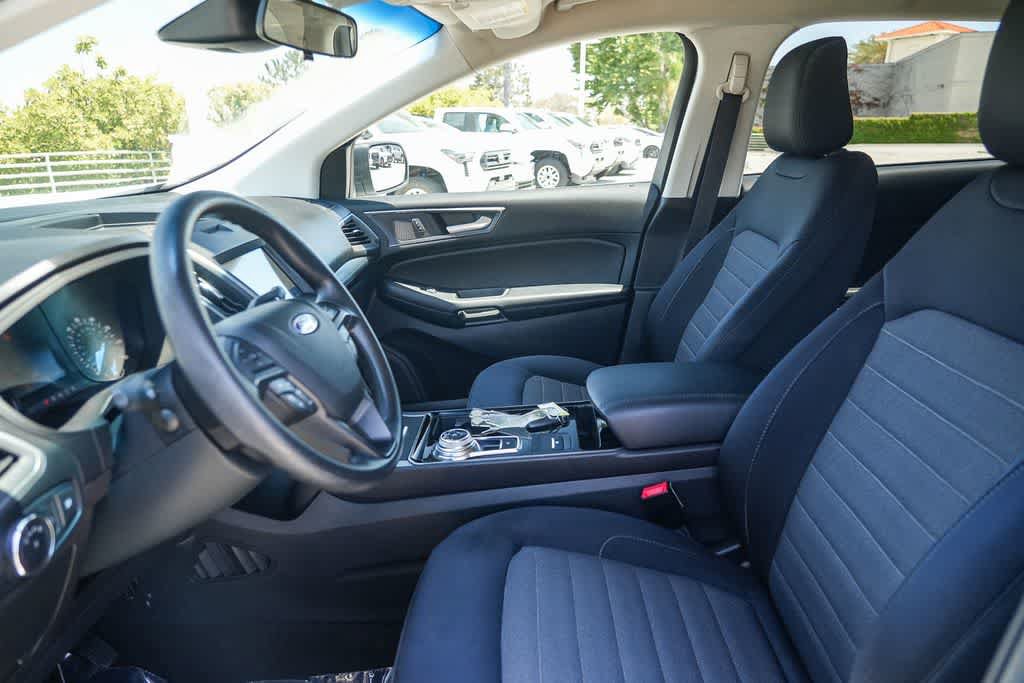 Used 2020 Ford Edge SE FWD image 17