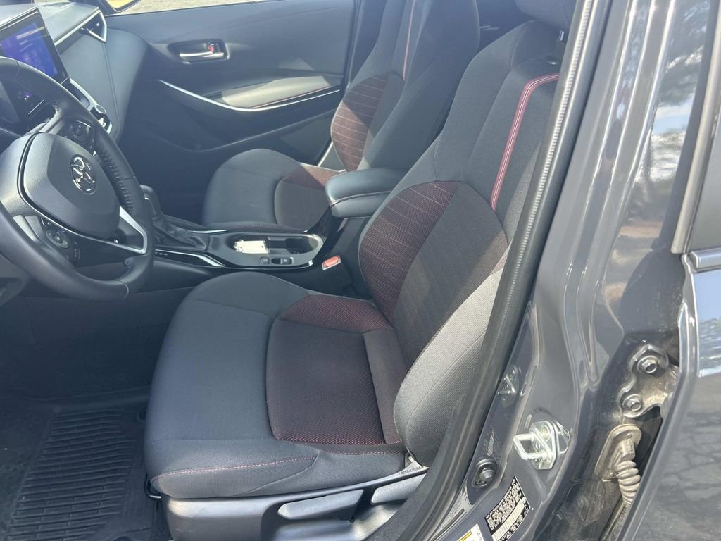 Used 2025 Toyota Corolla SE image 16