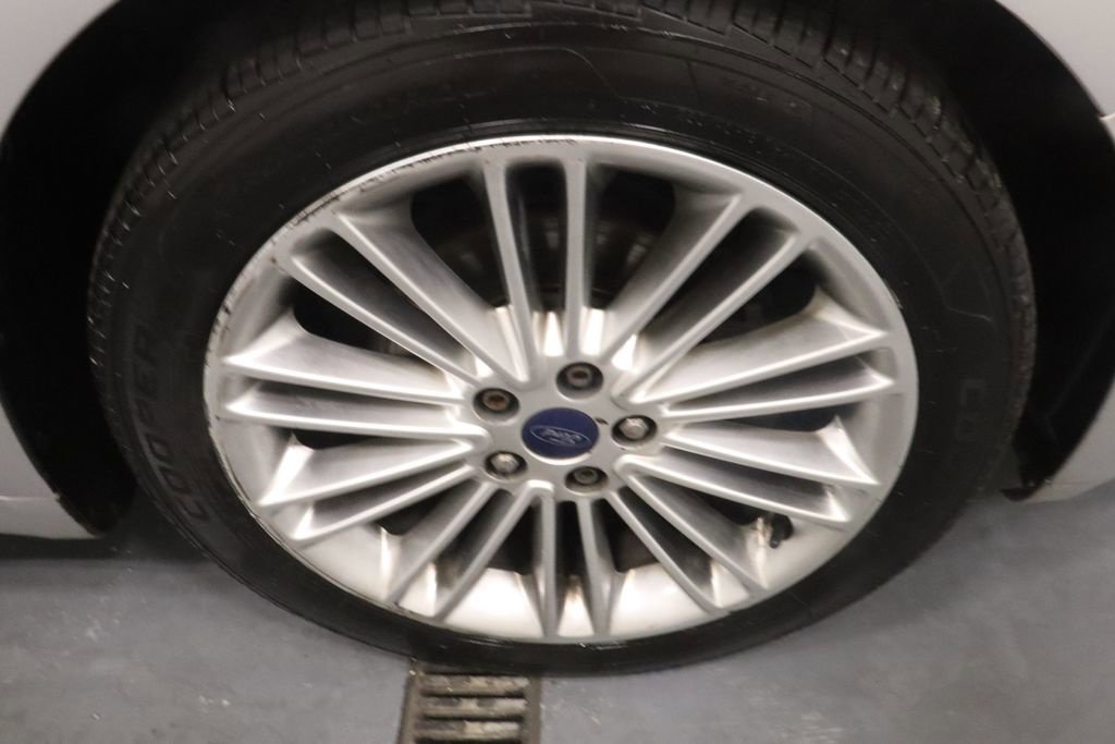 Used 2016 Ford Fusion SE w/ Equipment Group 202A FWD image 26